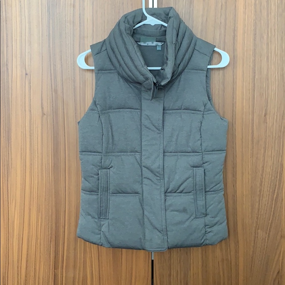 Athleta vest